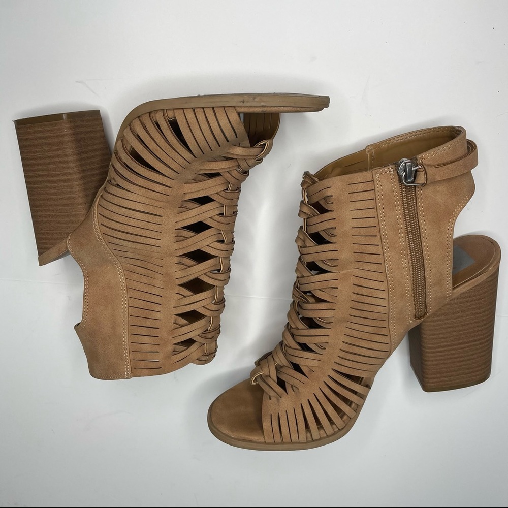 DV light tan strappy block heeled sandals